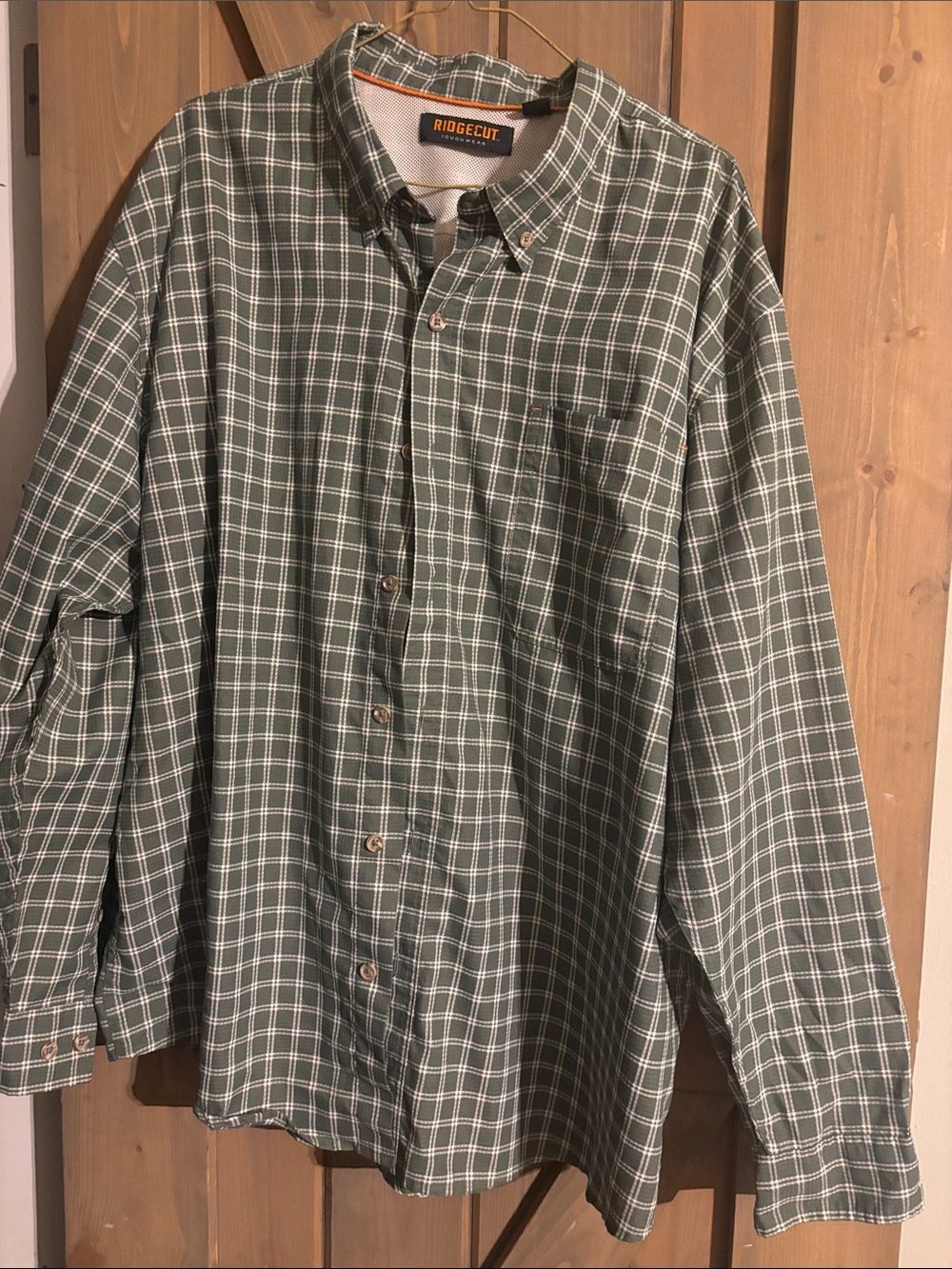 Ridgecut Men's Green Plaid Button-Down Shirt